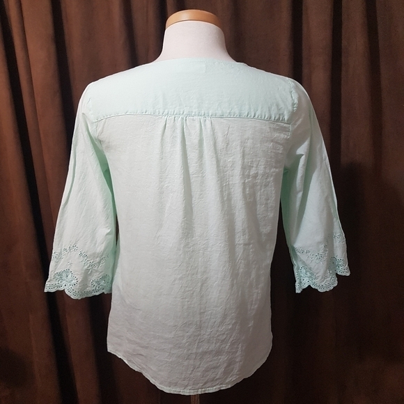 Northern Reflections Eyelet Lace Blouse - Picture 4 of 9